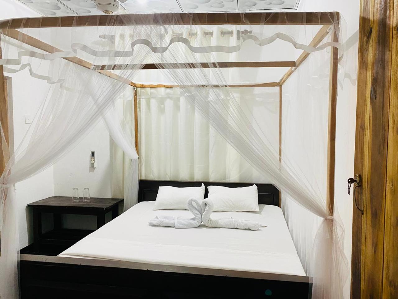 Hotel Kingly Aroma Arugam Bay Zimmer foto